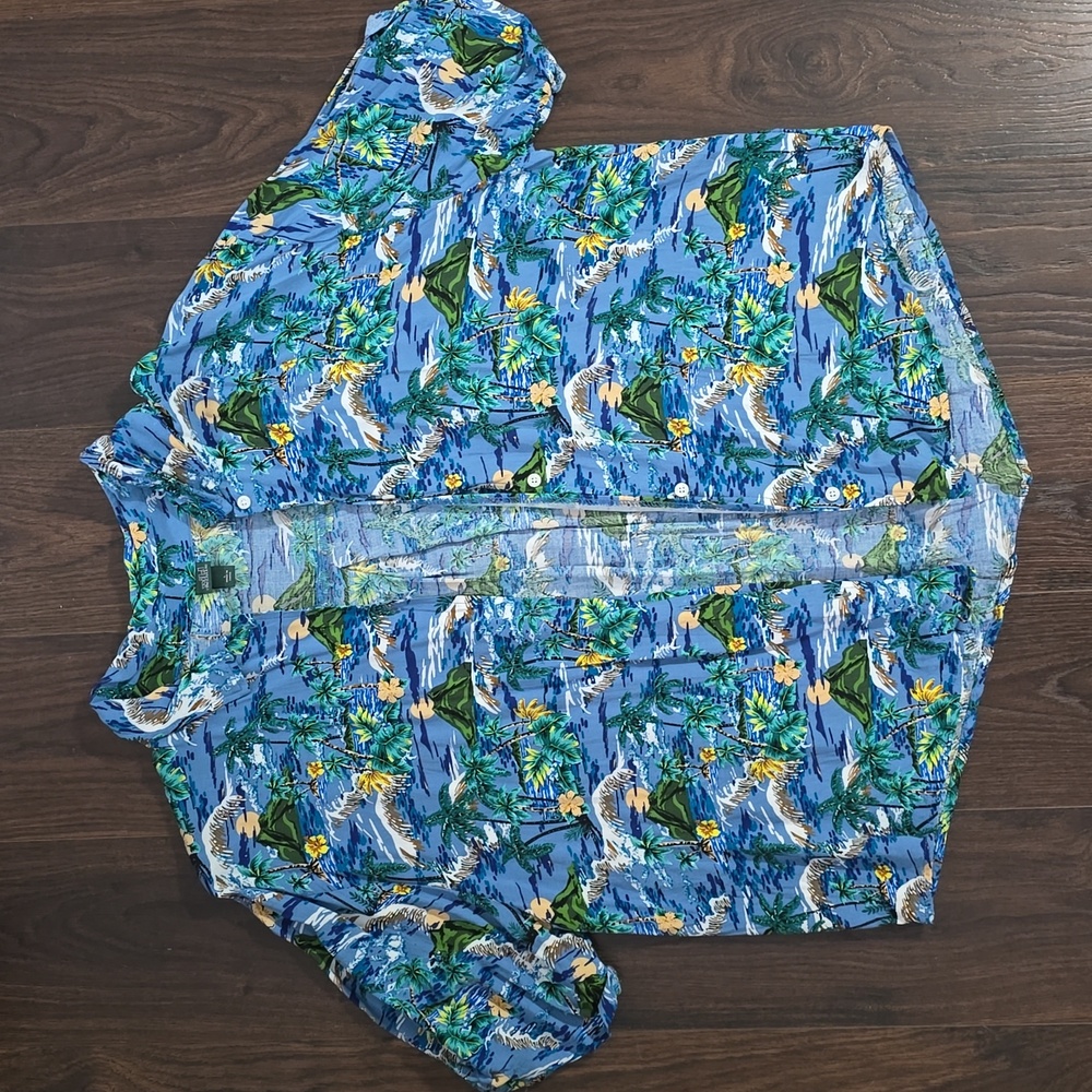 Wild Fable button up tropical shirt Lg